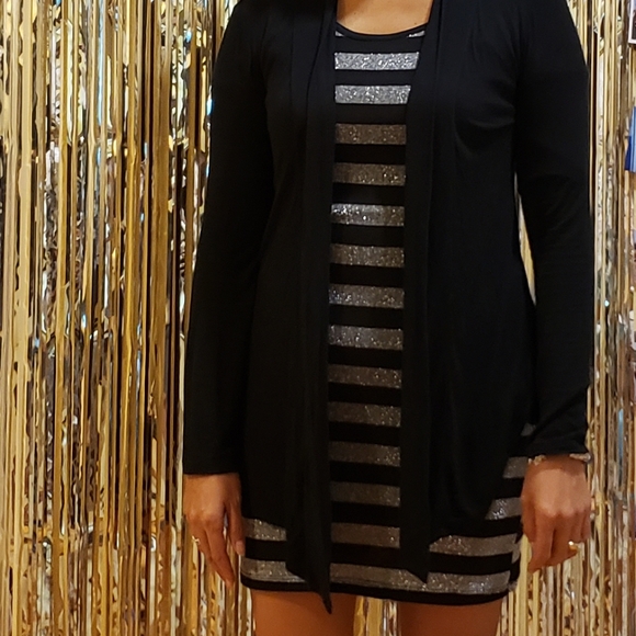 Women's Sexy Body Fitting Quarter Sleeve Dress - Picture 9 of 9